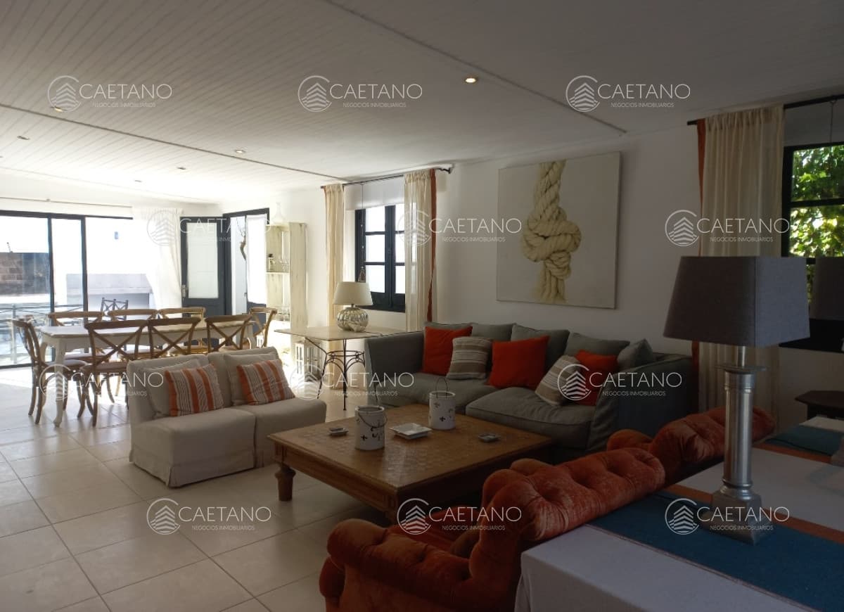 alquiler casa en Manantiales de la ruta hacia el mar