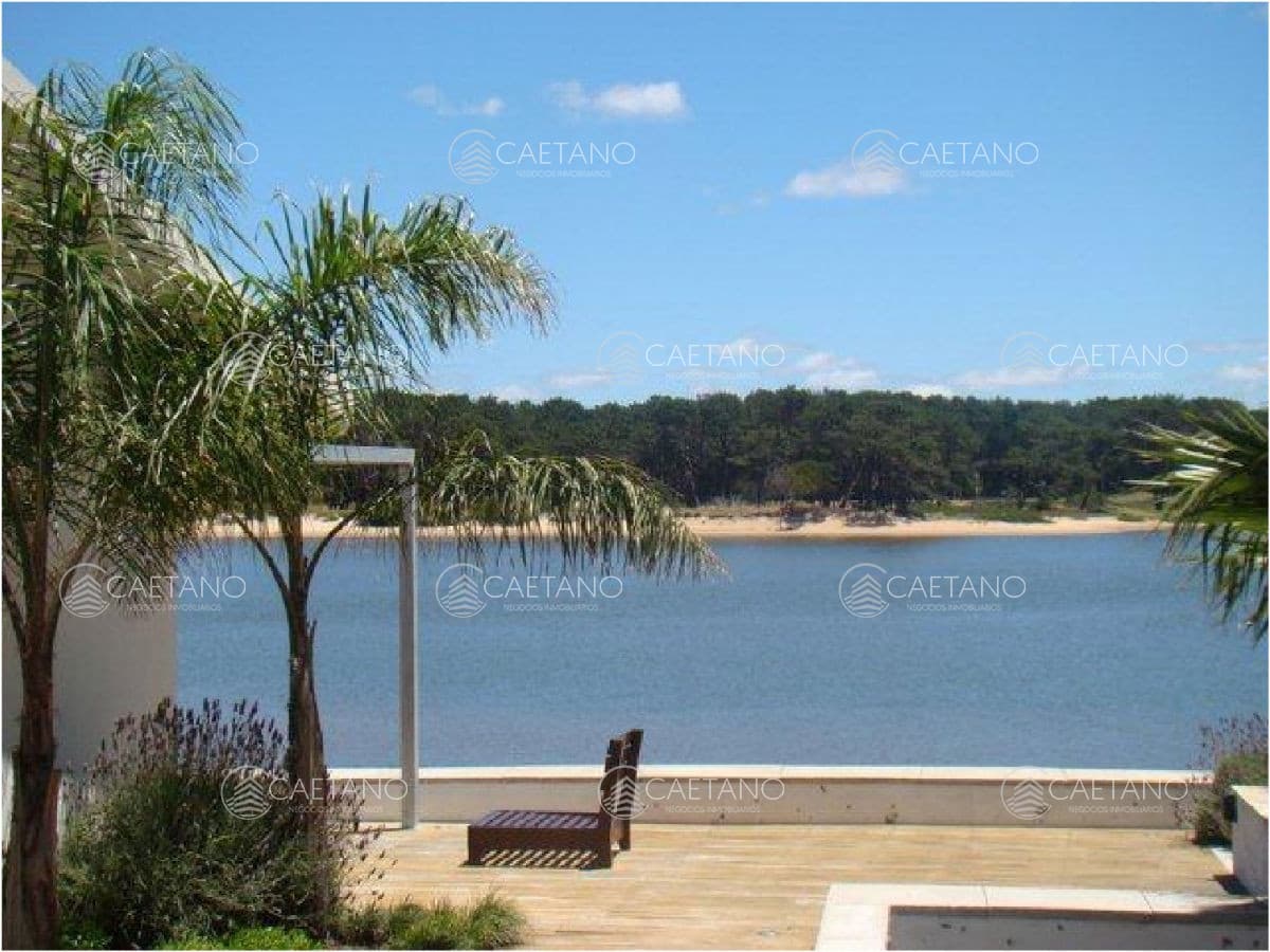 Alquiler temporal casa 5 dormitorios. La barra, Punta del Este