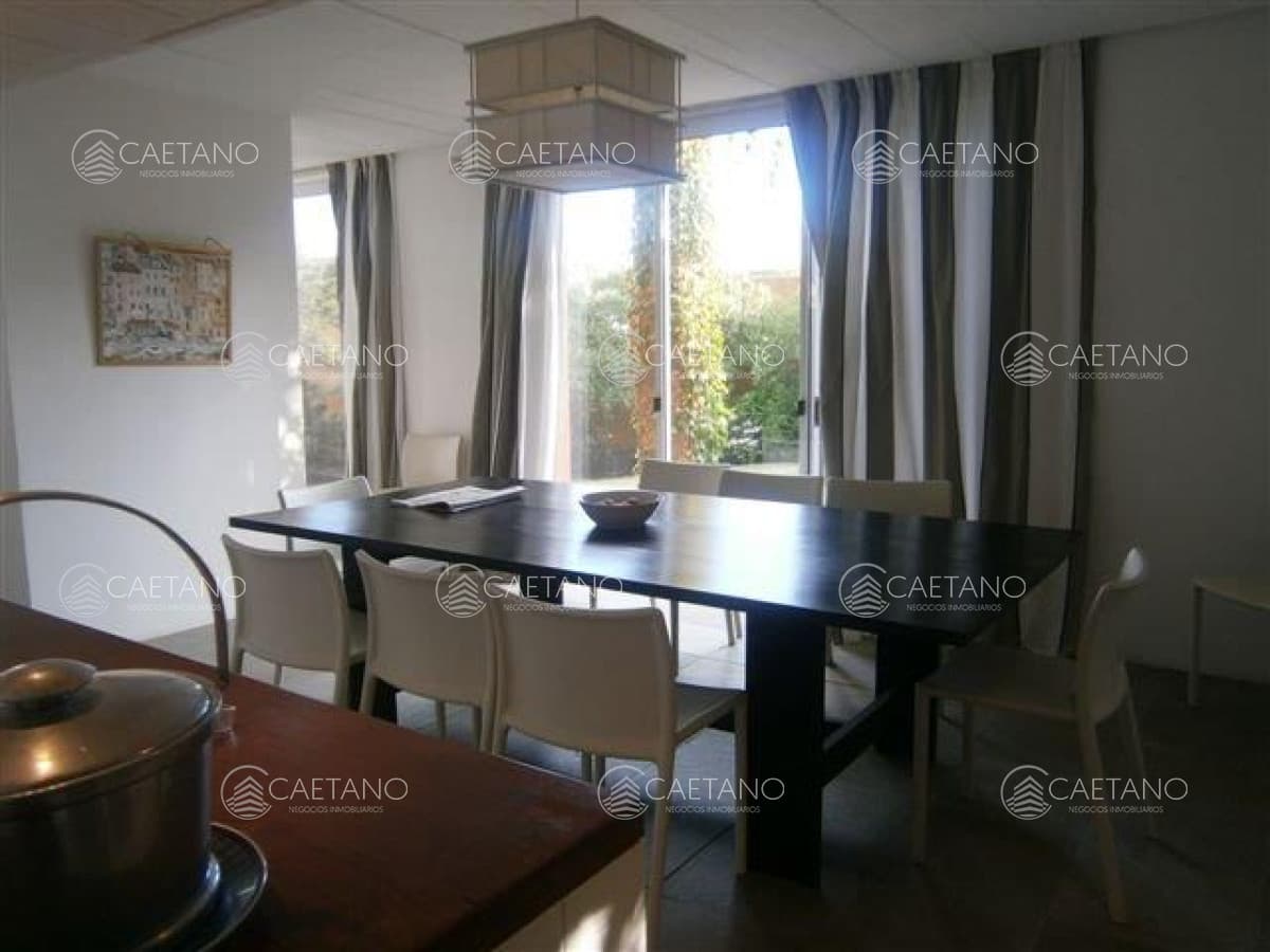 Casa en alquiler en Manantiales — foto 2