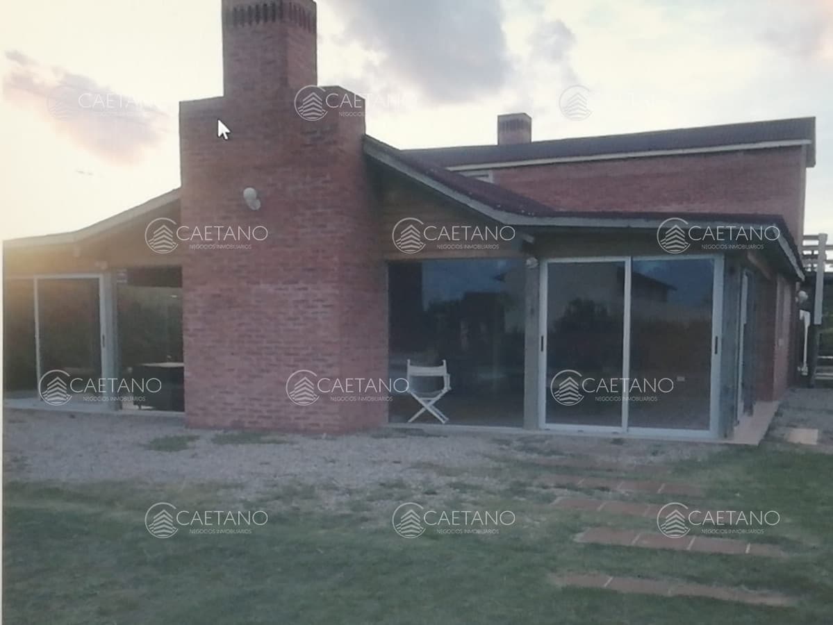Casa en Balneario Buenos Aires, 4 dormitorios * — foto 3