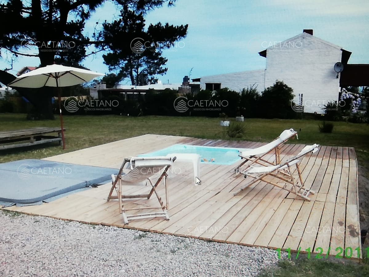 Casa en Balneario Buenos Aires, 4 dormitorios *