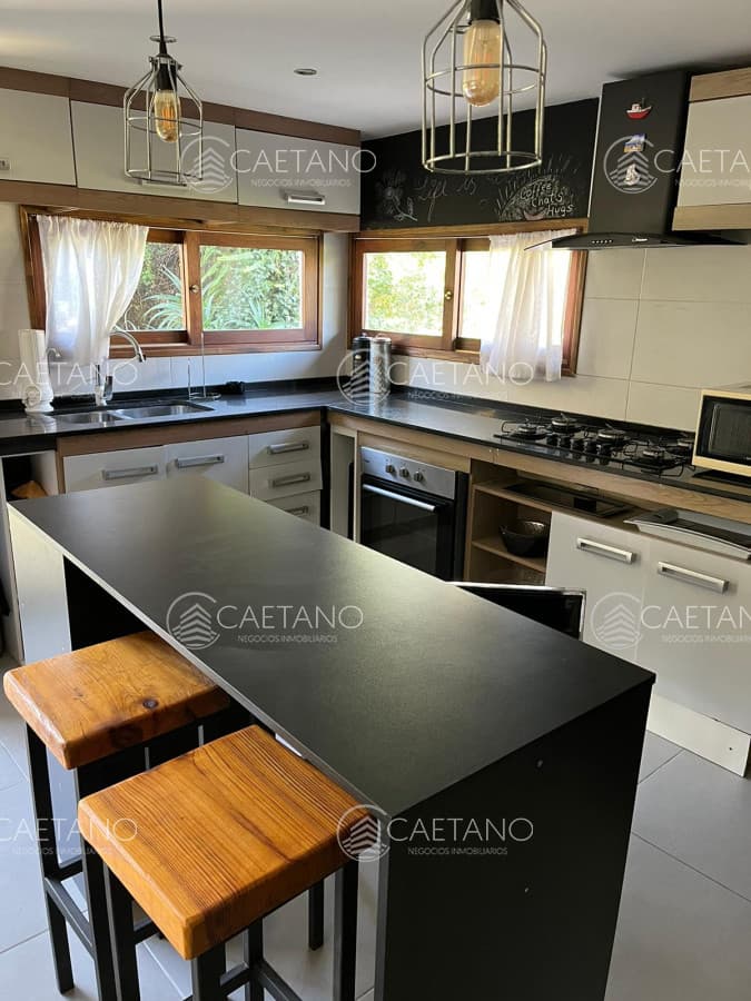 Venta de casa de 4 dormitorios en Pinares — foto 2