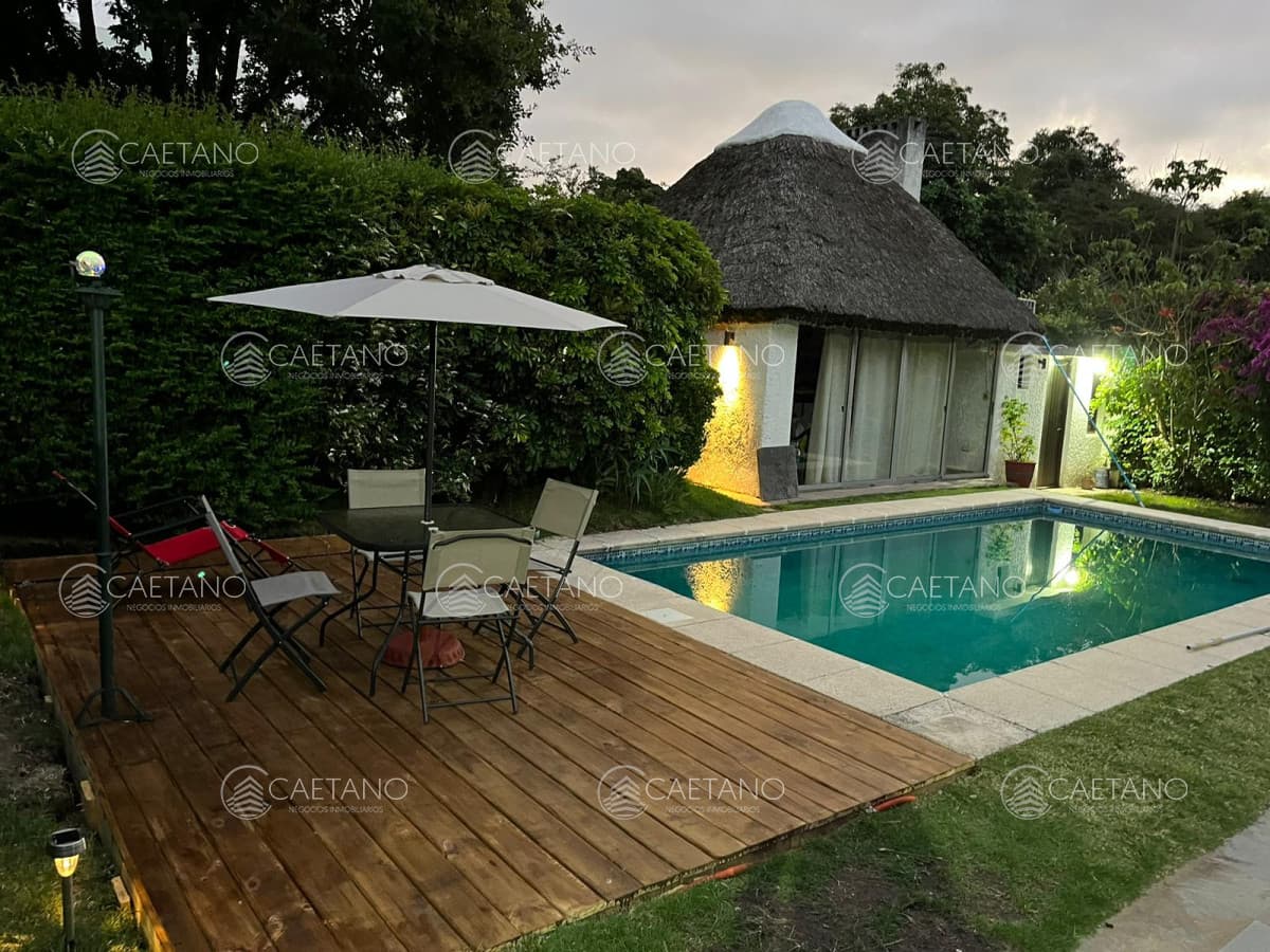 Venta de casa de 4 dormitorios en Pinares