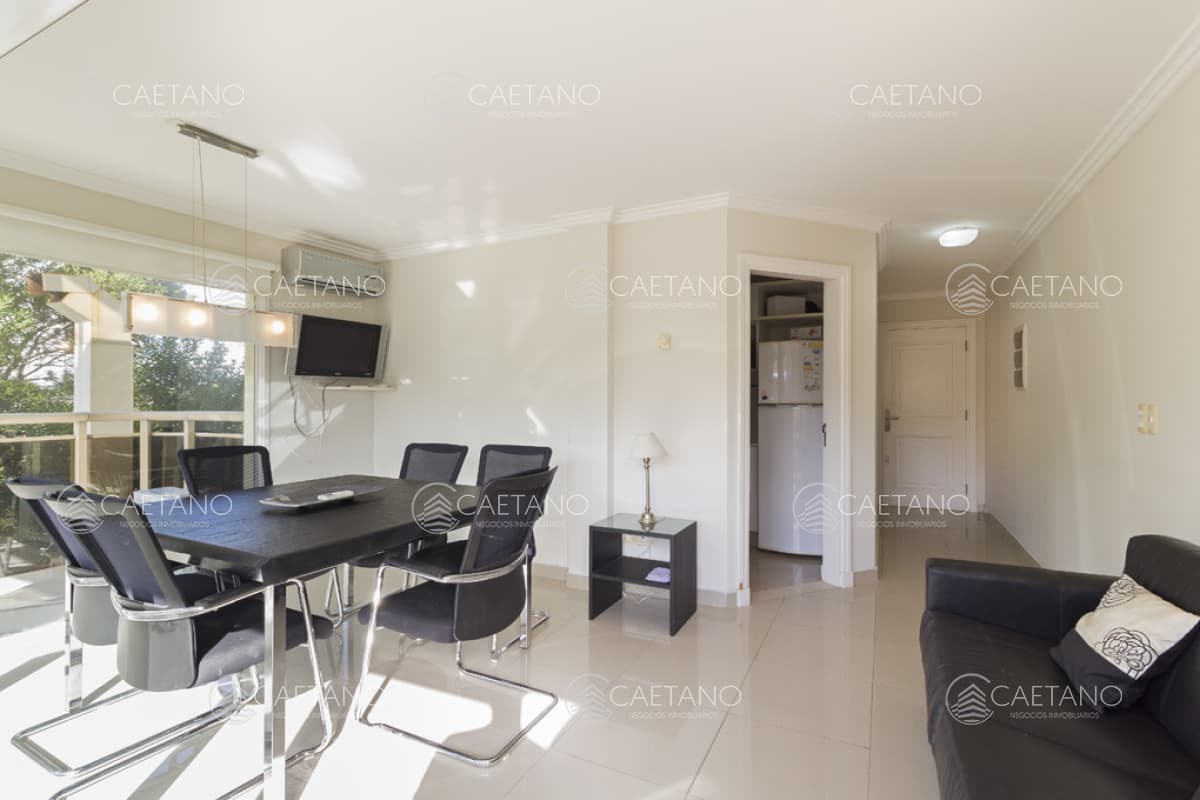 Apartamento de dos dormitorios próximo a Playa Brava — foto 2