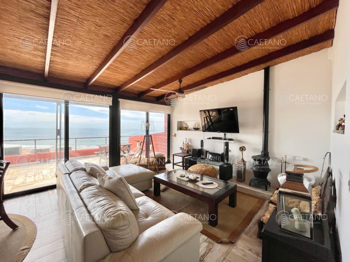PENTHOUSE 2 DORMITORIOS + TERRAZA EXCLUSIVAS VISTAS A PLAYA BRAVA PUNTA DEL ESTE VENTA — foto 3