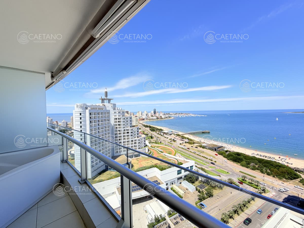 Alquiler anual o temporal apartamento 2 dormitorios. Playa mansa, Punta del Este