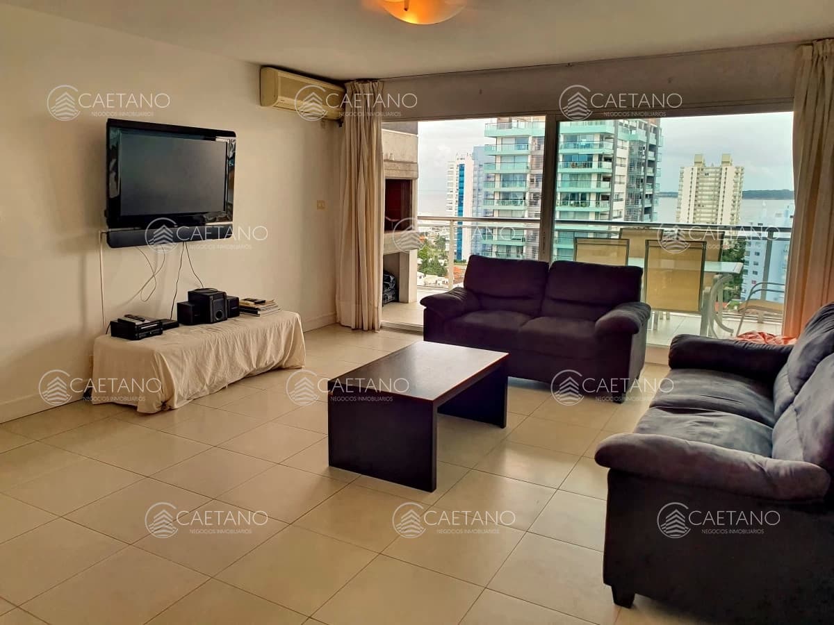 Venta apartamento 3 dormitorios piso alto Punta del Este — foto 2