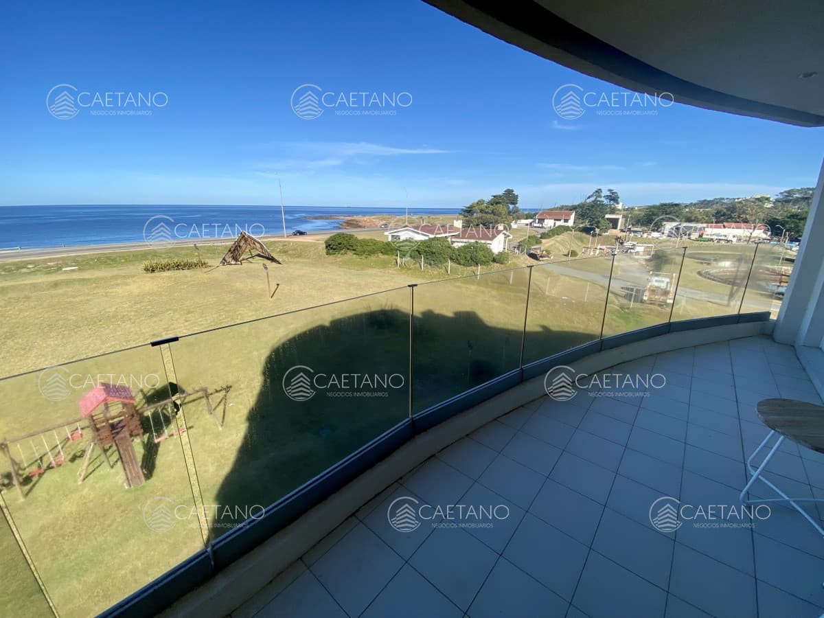Venta apartamento 2 dormitorios playa mansa Punta del Este — foto 2