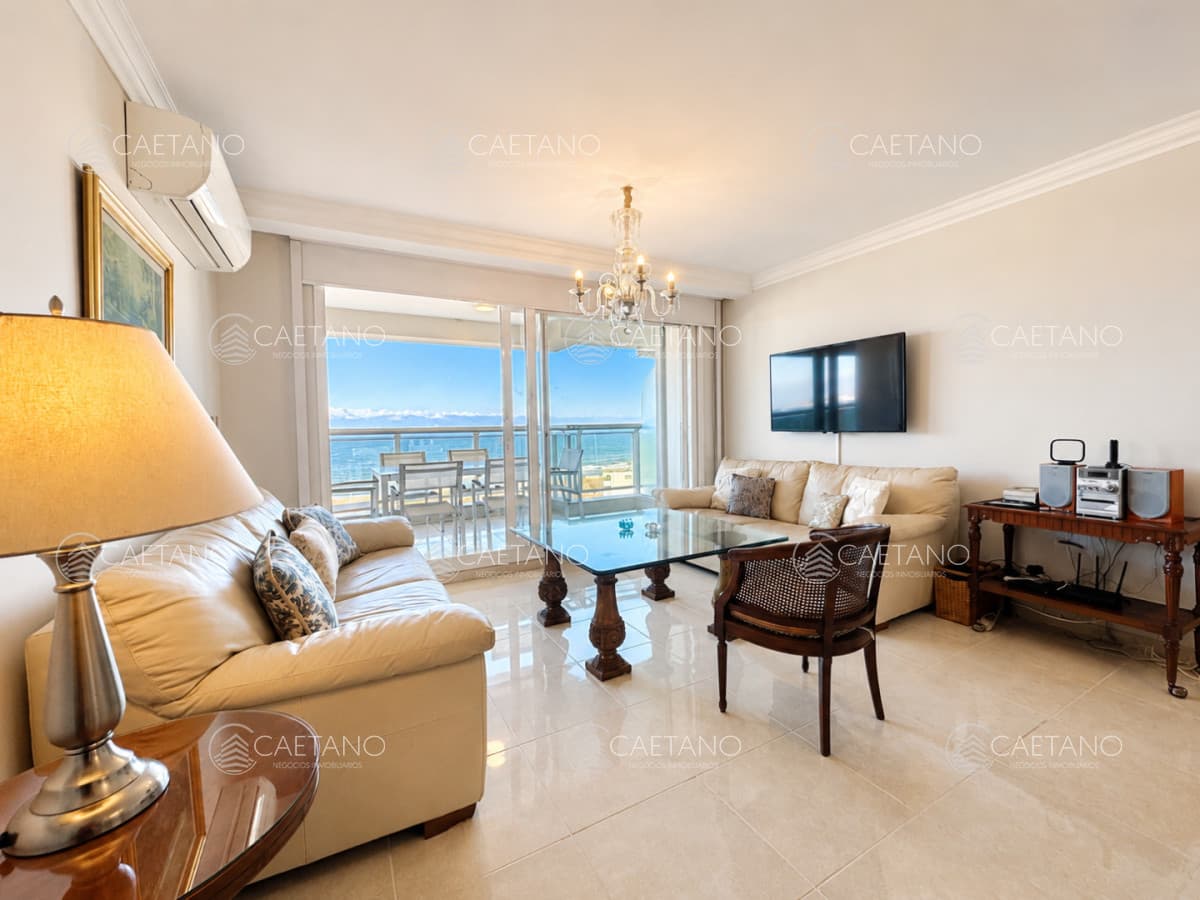 Venta apartamento 2 dormitorios. Playa mansa, Punta del Este