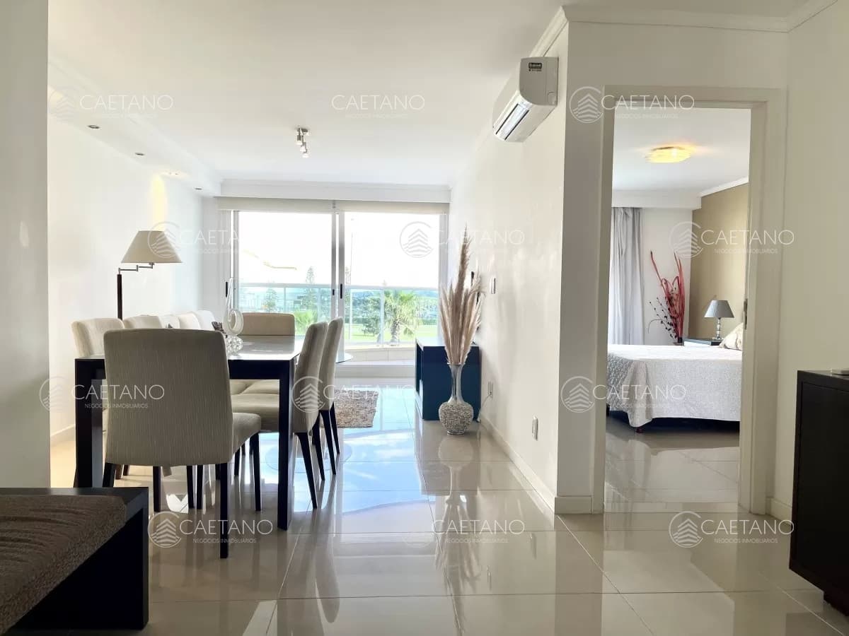 Venta apartamento 2 dormitorios playa mansa Punta del Este