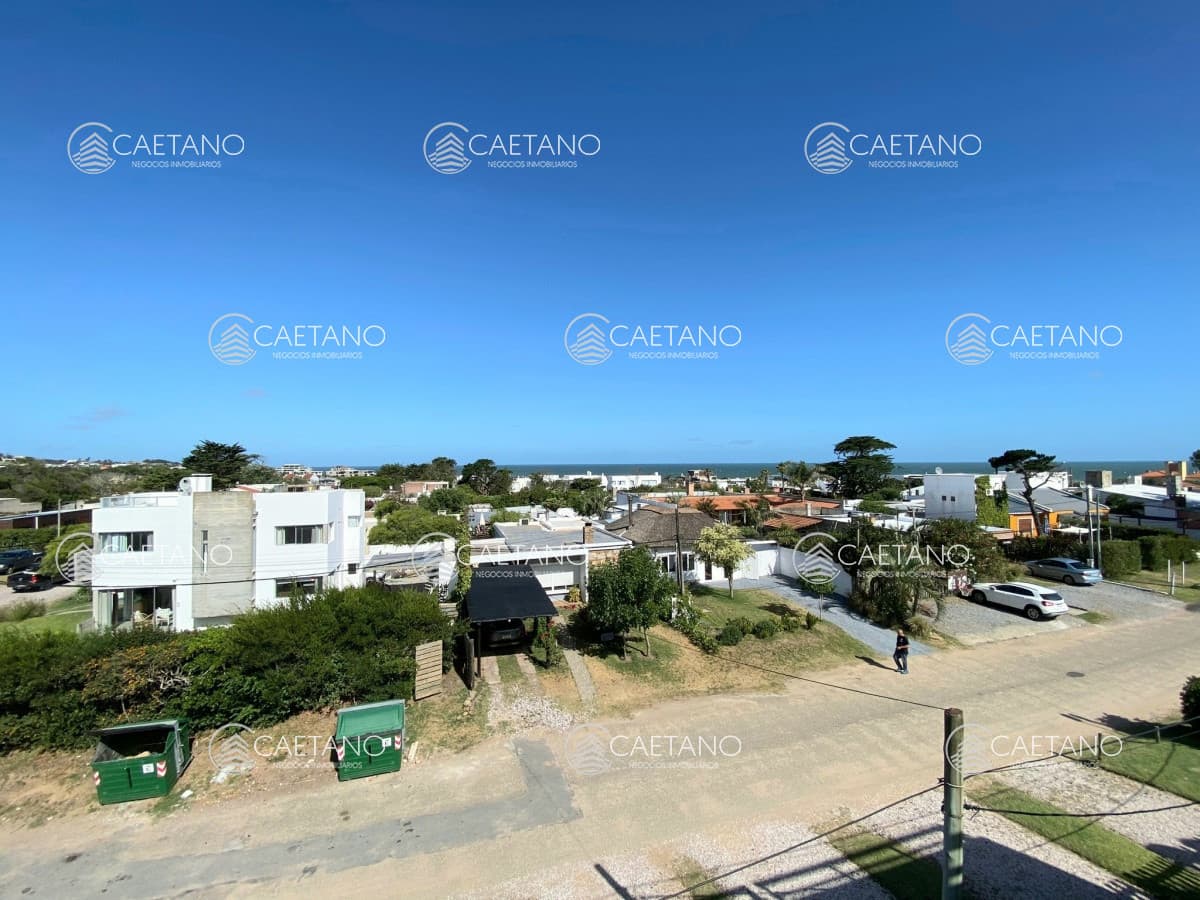 Apartamento de dos dormitorios en Manantiales Parrillero Propio