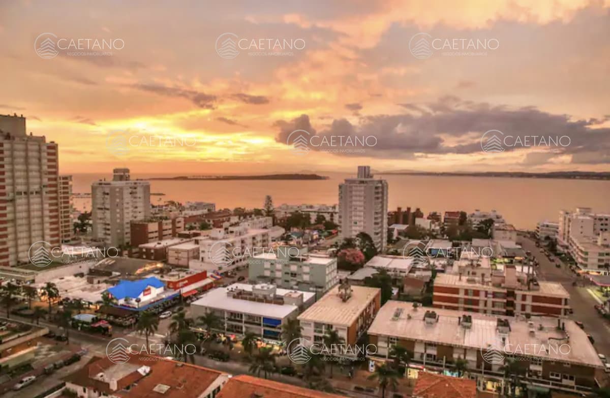 Alquiler apartamento con espectacular vista al mar en Punta del Este - 5 dormitorios y parrillero — foto 2