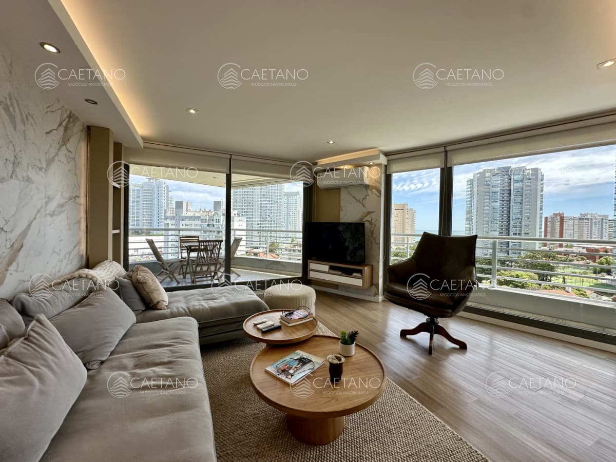Apartamento en venta 2 Dormitorios 2 Baños vista al mar Mansa Punta del Este — foto 2