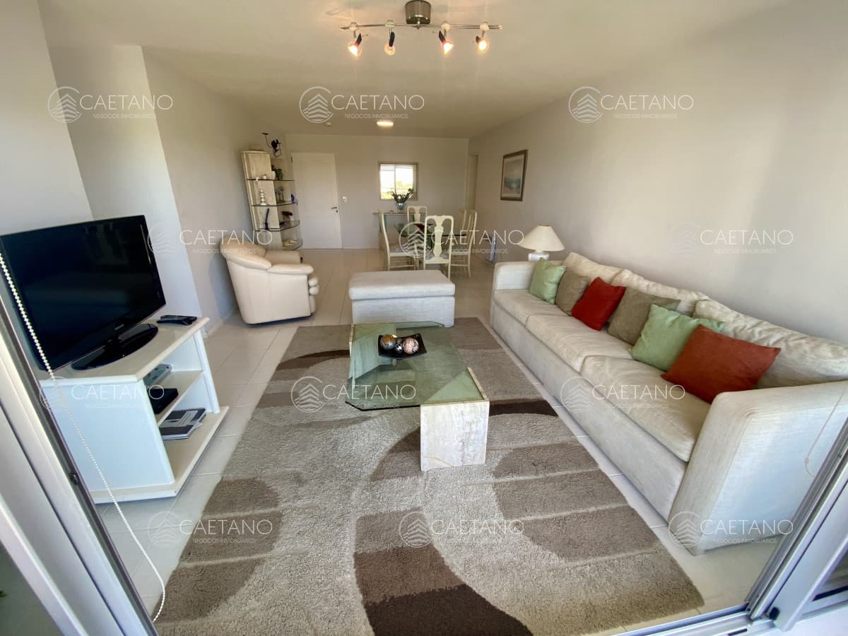 Venta apartamento 3 dormitorios más dependencia, playa mansa. Punta del Este — foto 3