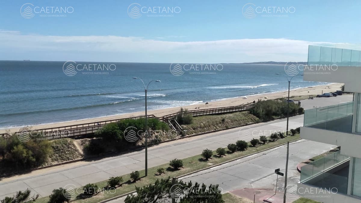 Venta apartamento 2 dormitorios Playa Mansa - Punta del Este — foto 2