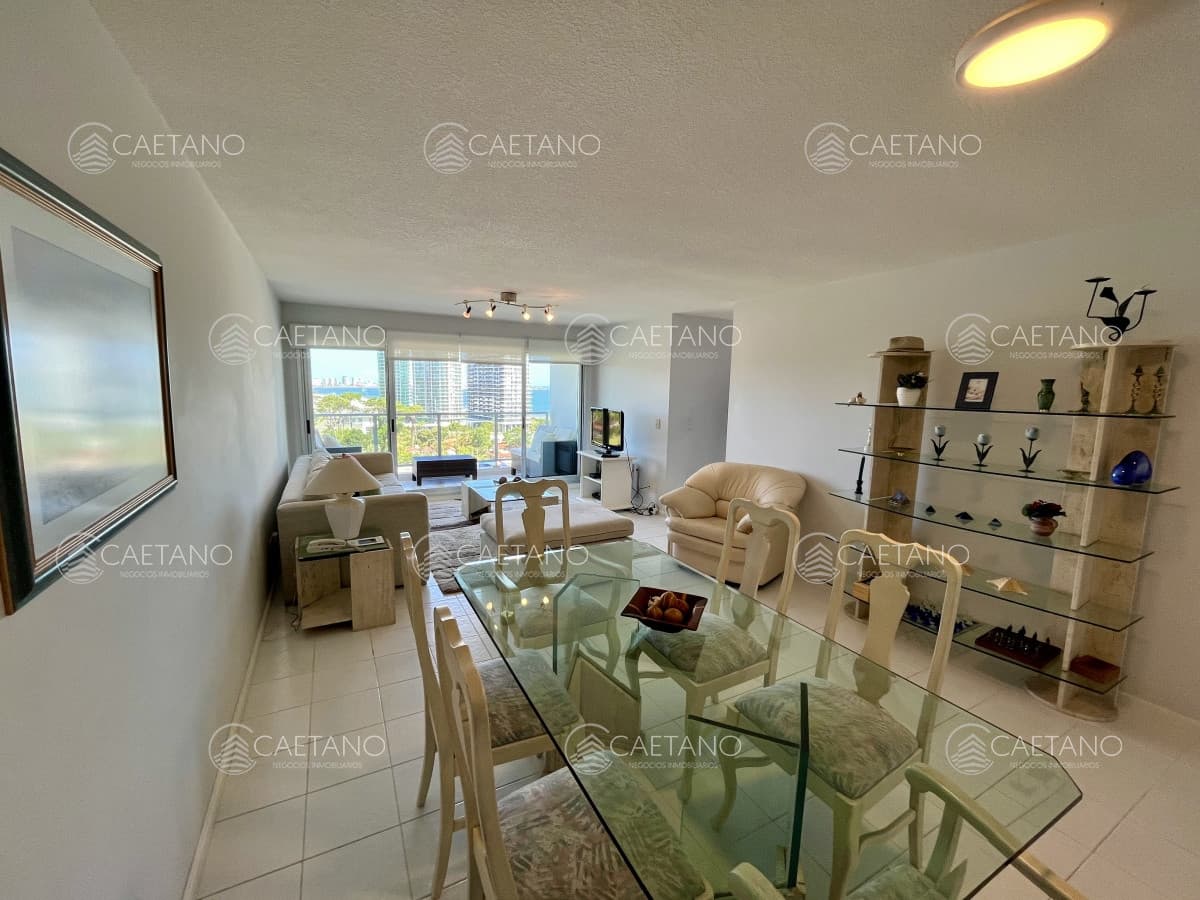 Venta apartamento 3 dormitorios más dependencia, playa mansa. Punta del Este — foto 2