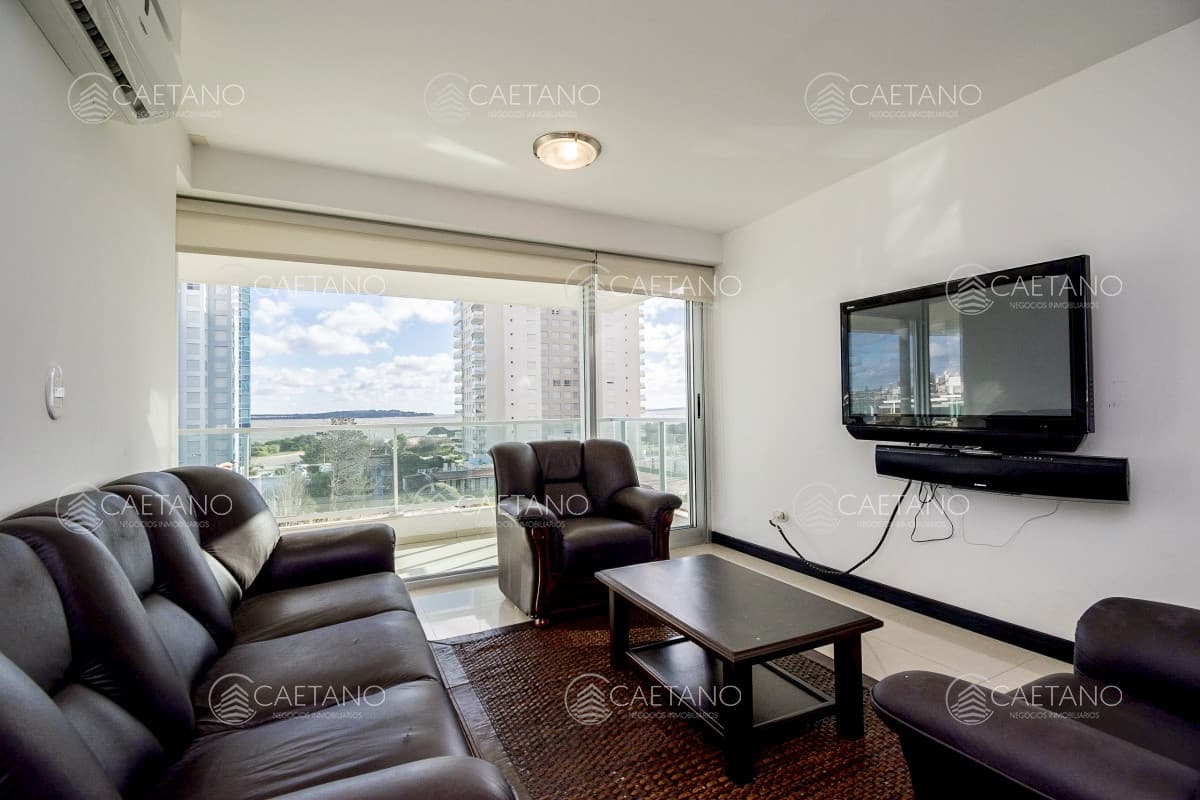 Venta apartamento - 2 Dormitorios + Parrillero. Playa Mansa, Punta Del Este — foto 3