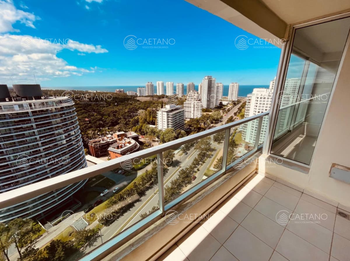 Venta apartamento 3 dormitorios. Roosevelt, Punta del Este.