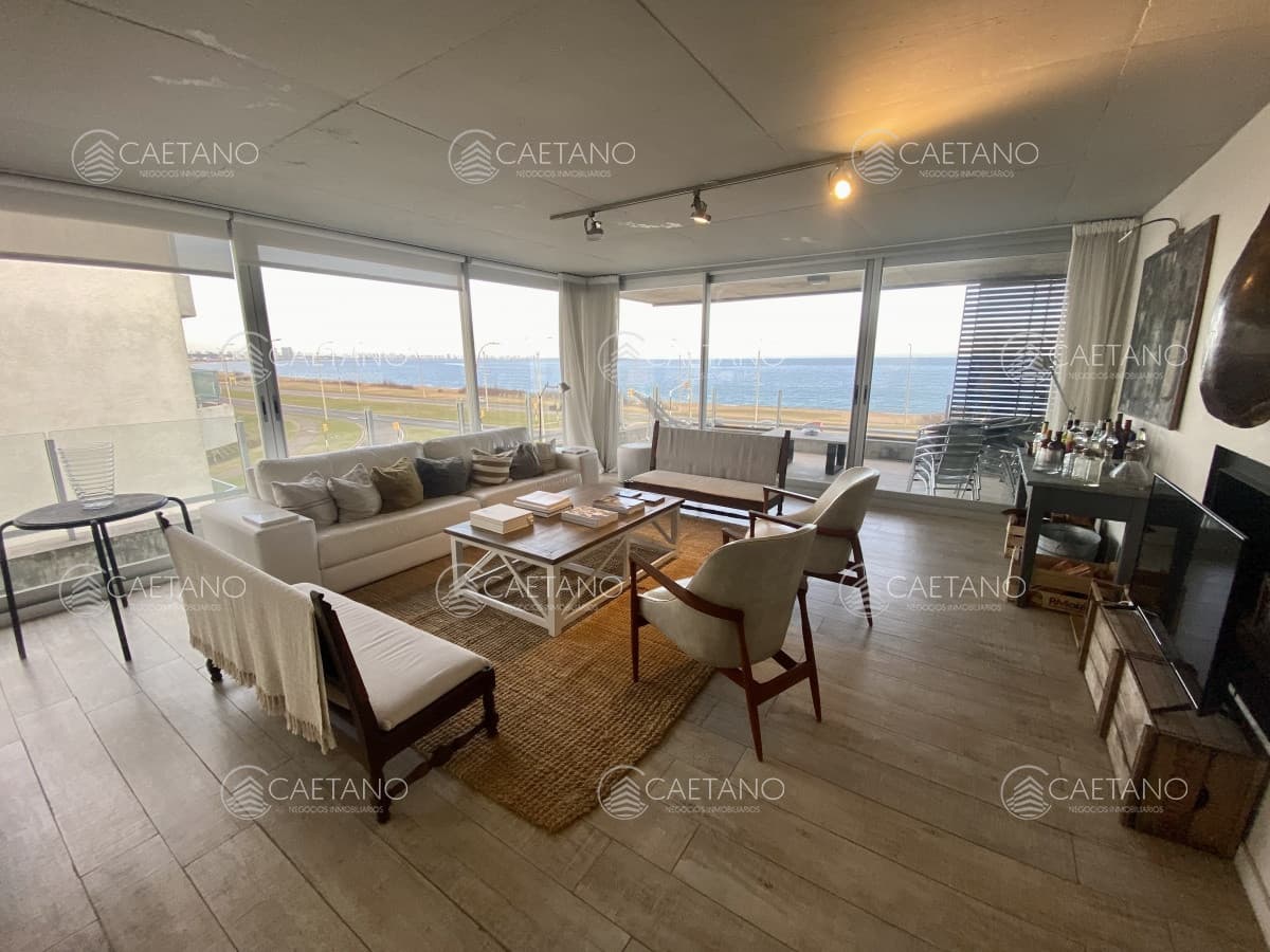 Venta apartamento 3 dormitorios playa mansa Punta del Este — foto 2