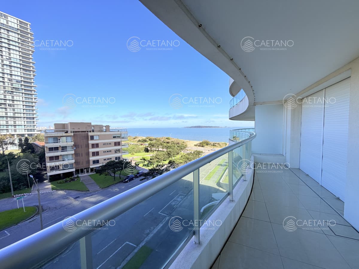 Alquiler temporario 4 dormitorios - Playa Mansa, Punta del Este