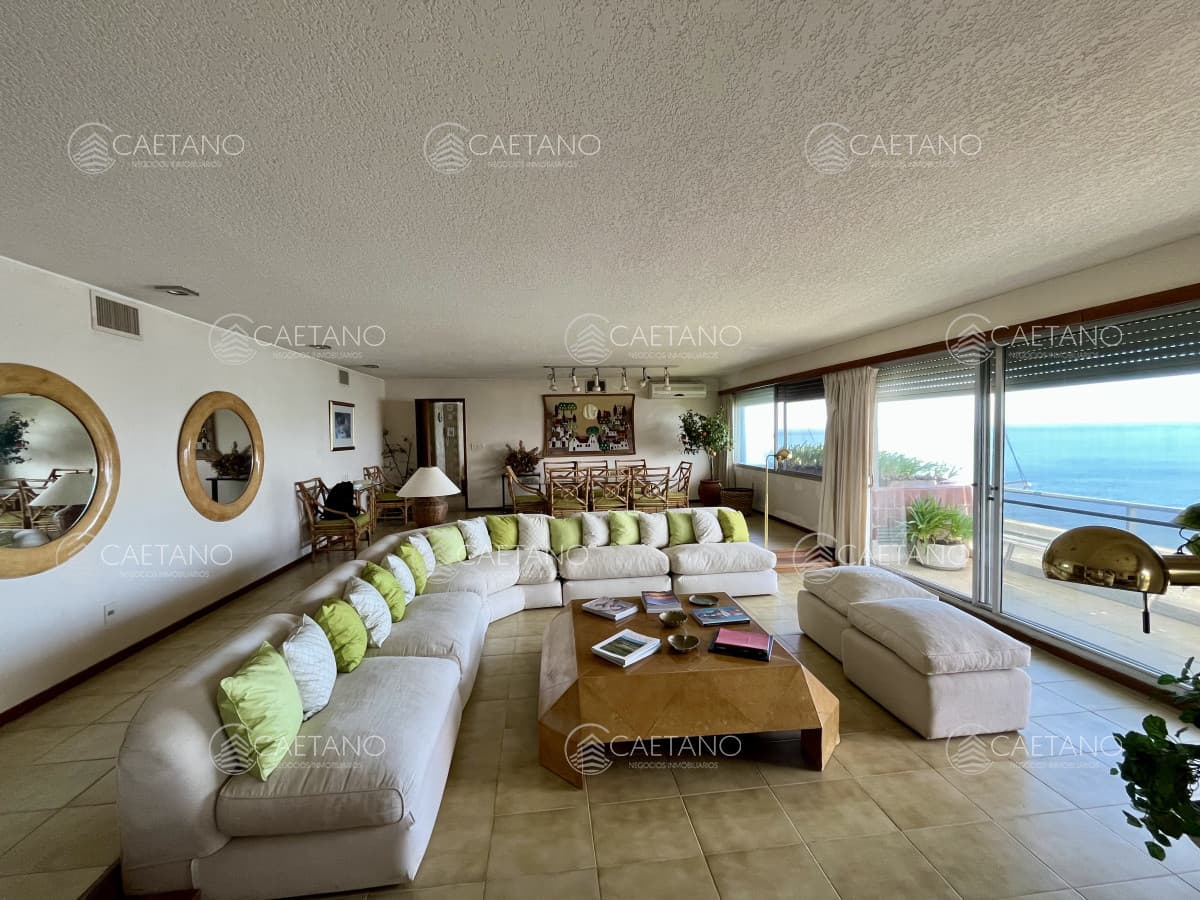 Apartamento en venta 3 dormitorios y dependencia en Punta Ballena — foto 2