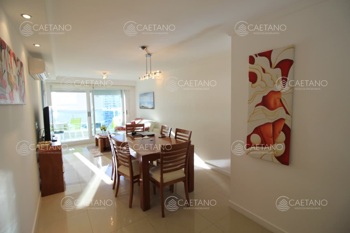 Apartamento con servicios en venta y alquiler en Punta del Este, zona Conrad. — foto 2