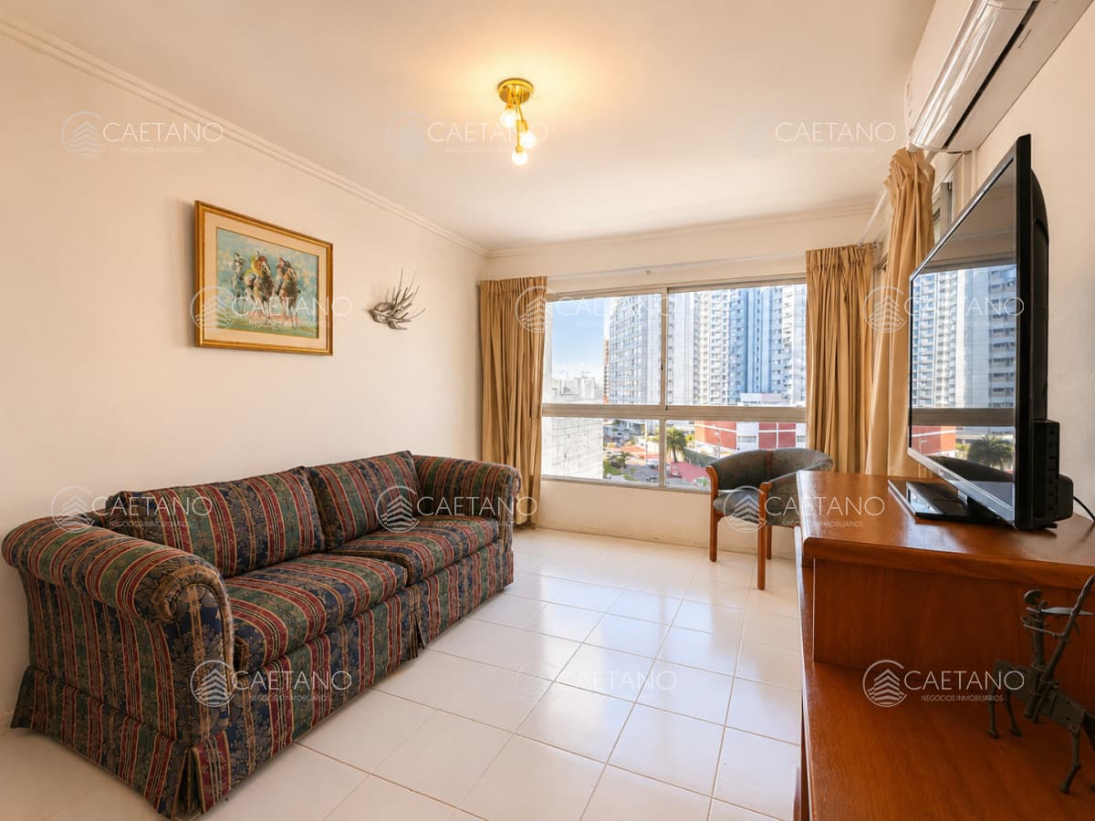 Apartamento 1 dormitorios en venta - — foto 2
