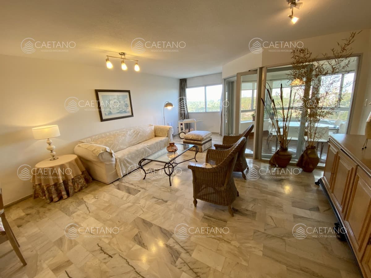 Venta apartamento 3 dormitorios más dependencia Punta del Este — foto 3