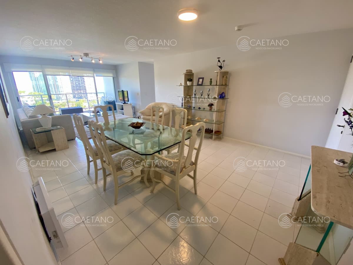 Venta apartamento 3 dormitorios más dependencia, playa mansa. Punta del Este