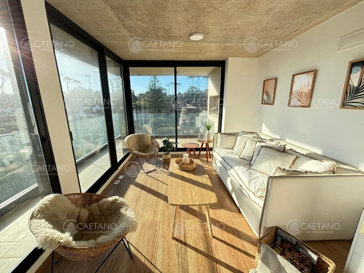 Alquiler anual apartamento dos dormitorios. Playa mansa, Punta del Este