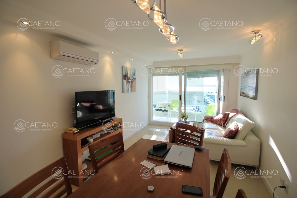 Apartamento con servicios en venta y alquiler en Punta del Este, zona Conrad. — foto 3