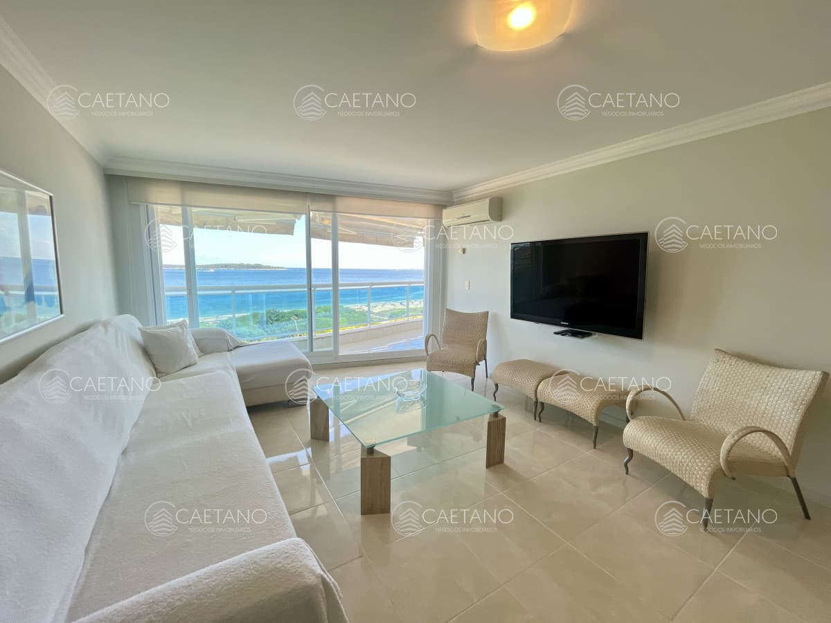 Venta apartamento 2 dormitorios. Playa mansa, Punta del Este. — foto 2