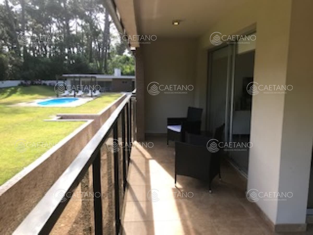 Apartamento en zona brava