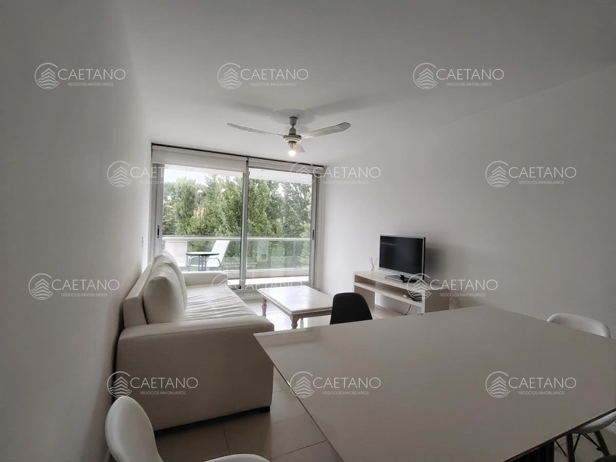 Alquiler temporal, apartamento 2 dormitorios. Punta del Este. — foto 2