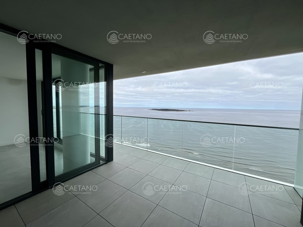 Venta apartamento 2 dormitorios. Playa mansa, Punta del Este. — foto 3