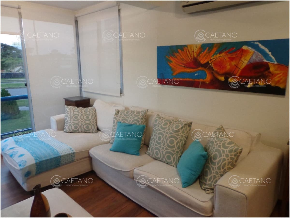 Tradicional y cómodo apartamento en excelente zona
