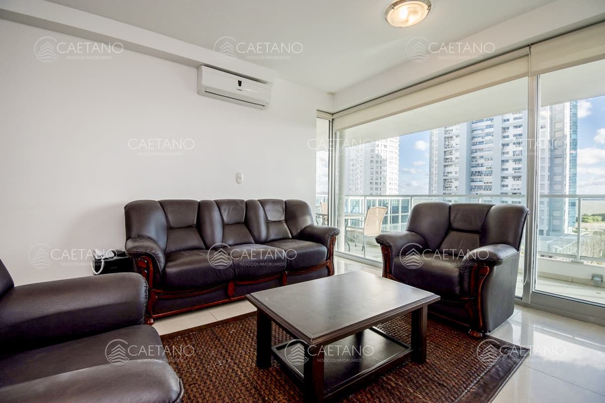 Venta apartamento - 2 Dormitorios + Parrillero. Playa Mansa, Punta Del Este — foto 2