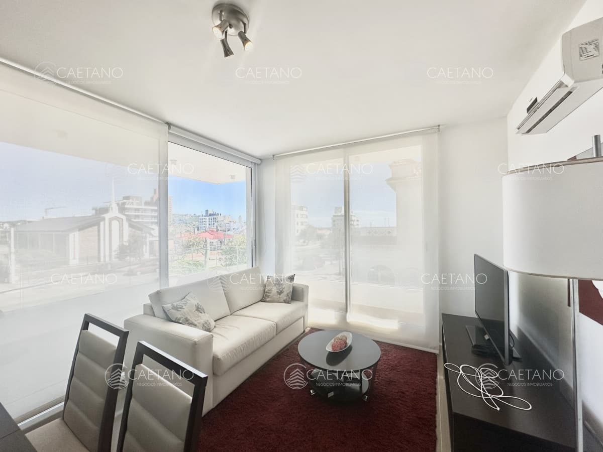 Venta Departamento  con Vista Al Mar - 1 dormitorio + terraza y cochera - Piriapolis — foto 2