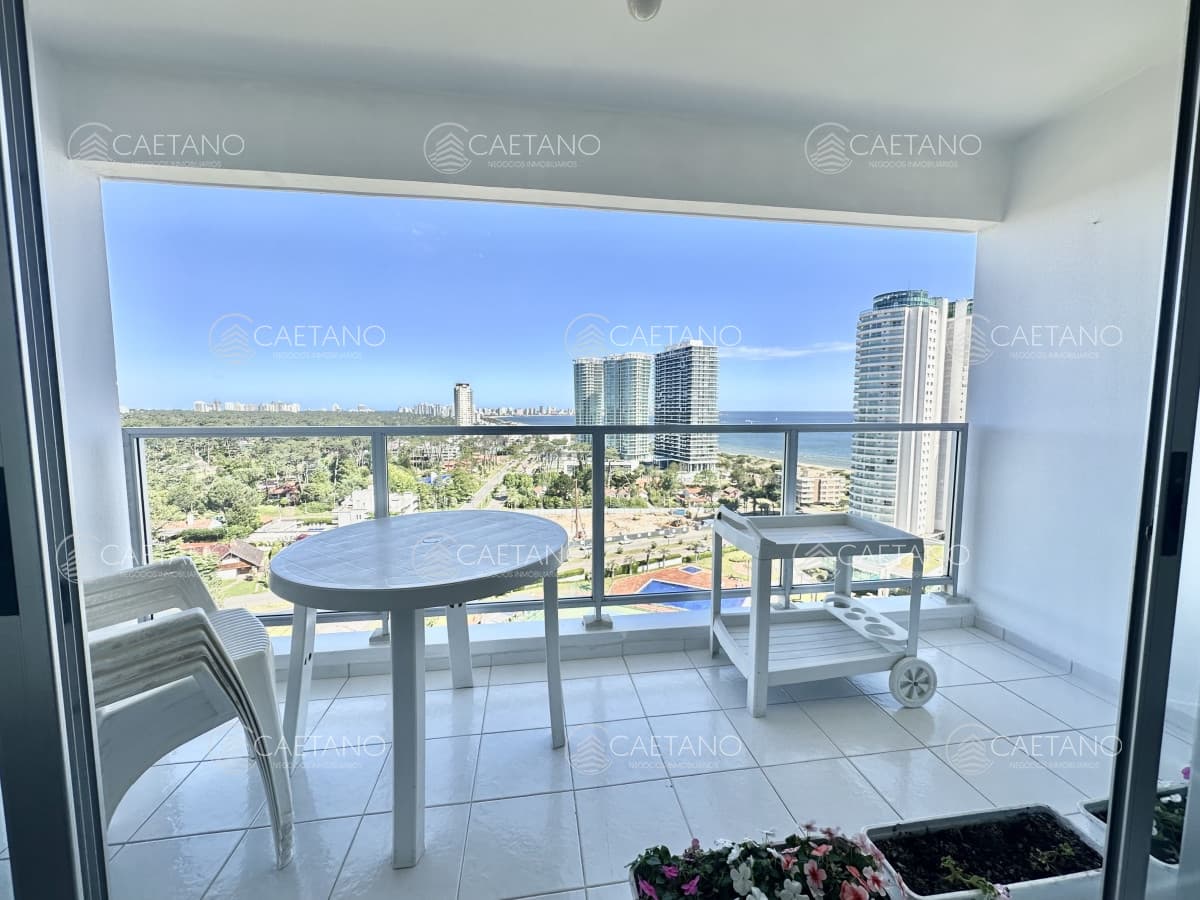 Venta apartamento 3 dormitorios. Playa mansa, Punta del Este. — foto 2