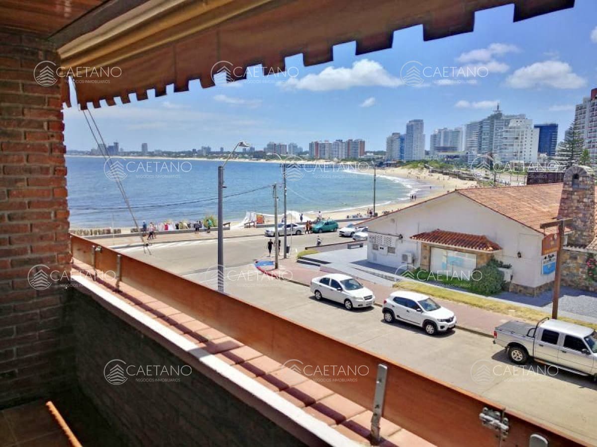 Apartamento en primera línea