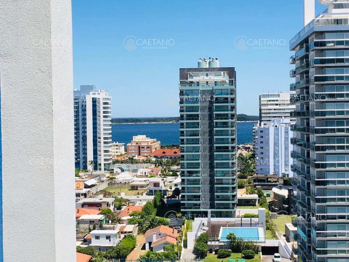 Excelente unidad a estrenar piso alto con vista a Playa Mansa