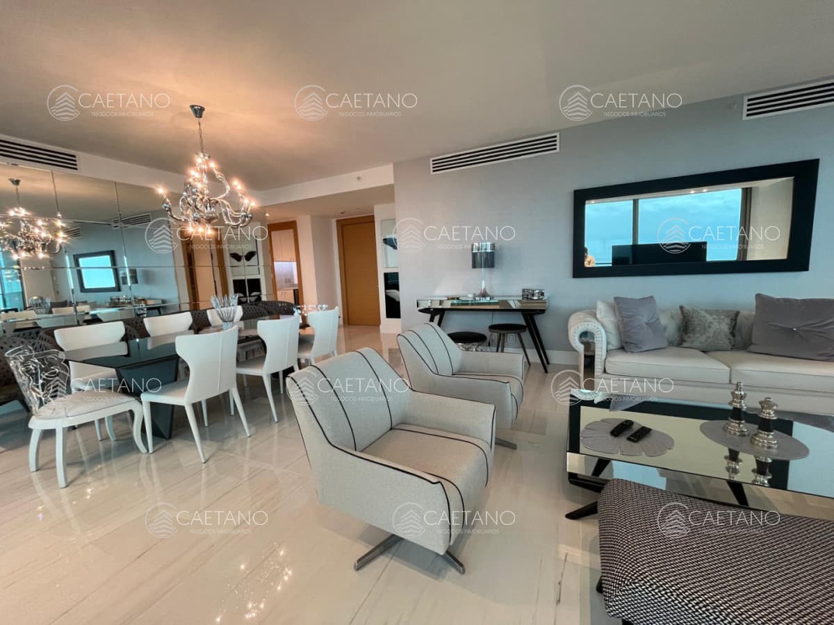 Alquiler temporal Fendi Chateau 3 dormitorios más dependencia. Playa mansa, Punta del Este. — foto 3