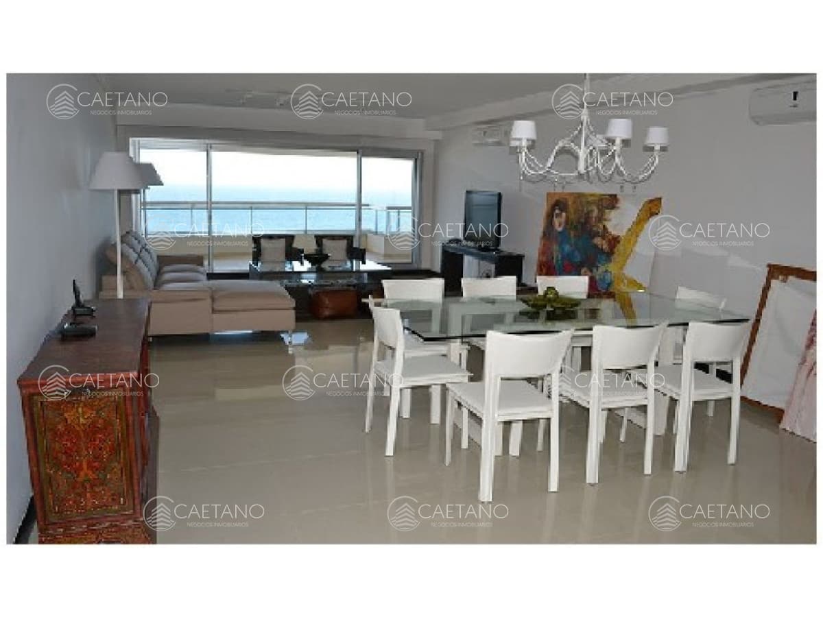 Apartamento en Brava, 3 dormitorios *
