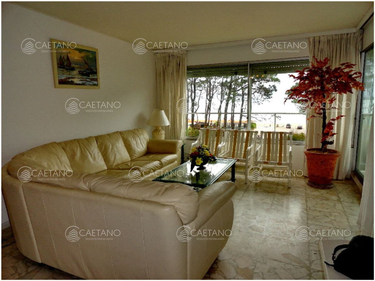 Apartamento sÃƒÂºper amplio y cÃƒÂ³modo , con espectacular vista, en primera lÃƒÂ­nea sobre Rambla de playa Mansa. — foto 3