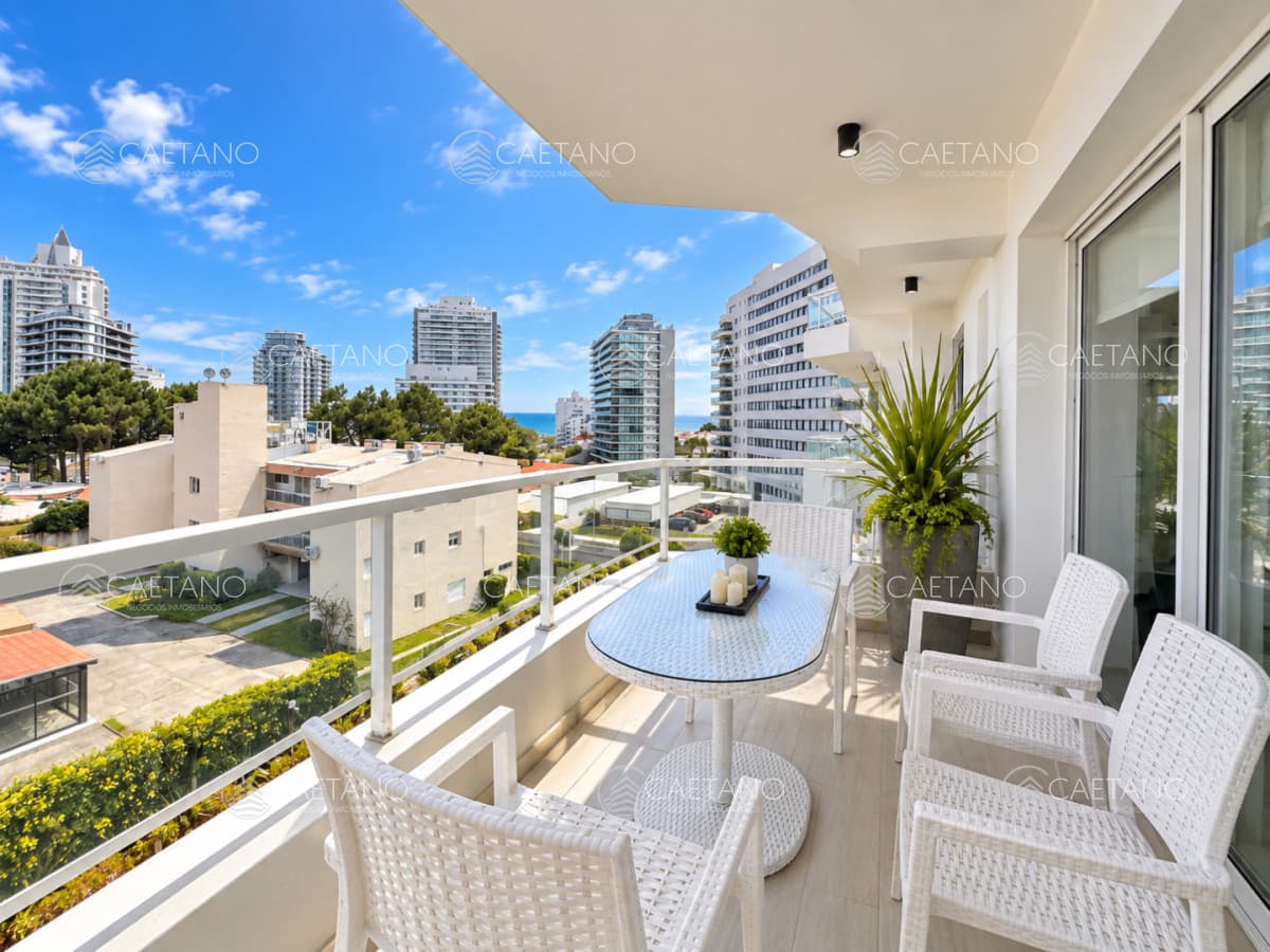 VENTA APARTAMENTO 2 DORMITORIOS AIDY GRILL PUNTA DEL ESTE