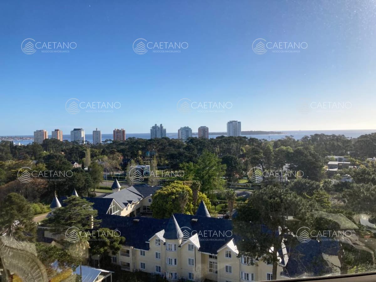 Apartamento en alquiler temporal Playa Mansa Punta del Este 2 dormitorios, 2 baños