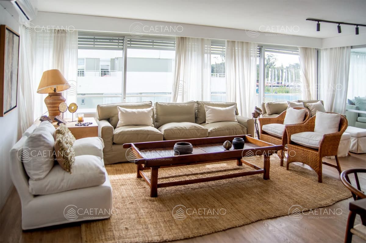 Venta apartamento 3 dormitorios Playa Brava - Punta del Este
