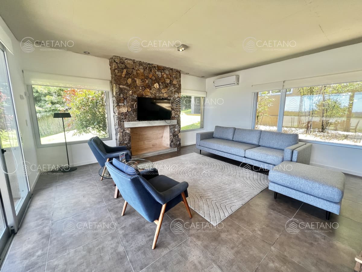 Venta espectacular apartamento en Punta Ballena - 3 dormitorios + dependencia de servicio
