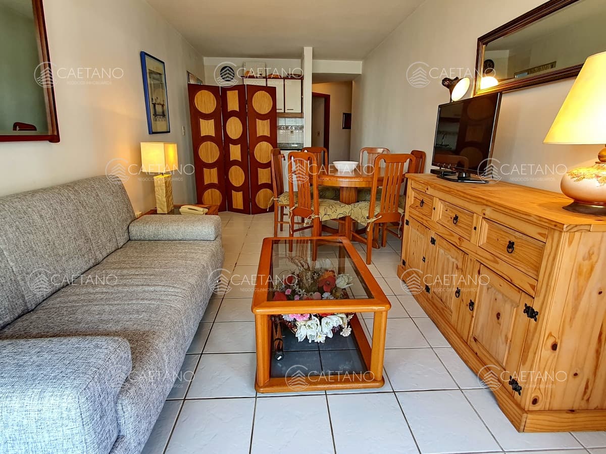 Se alquila apartamento de 1 dormitorio frente al mar con vista en Peninsula, Punta del Este. — foto 3