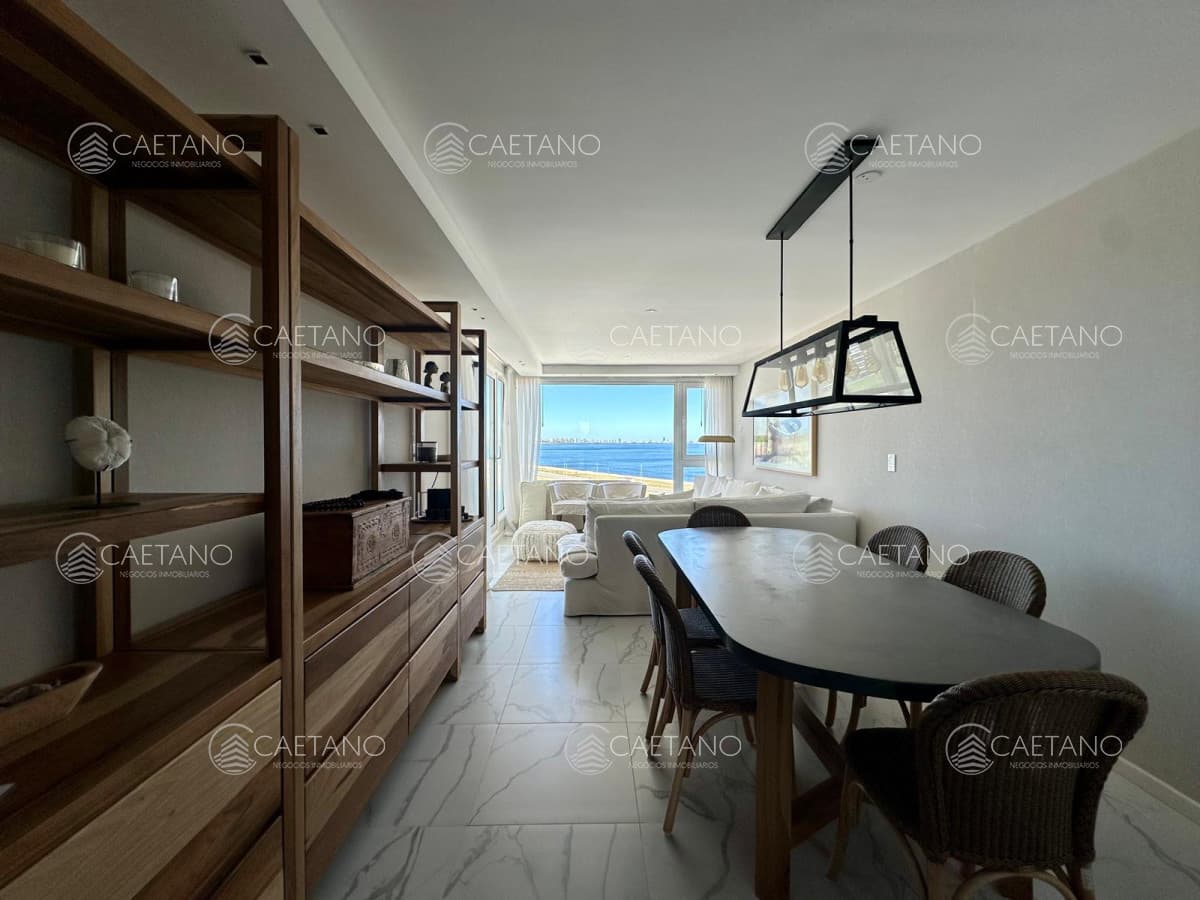 Venta apartamento 3 dormitorios. Playa mansa, Punta del Este. — foto 2